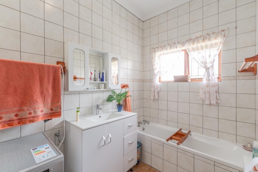 4 Bedroom Property for Sale in Napier Western Cape